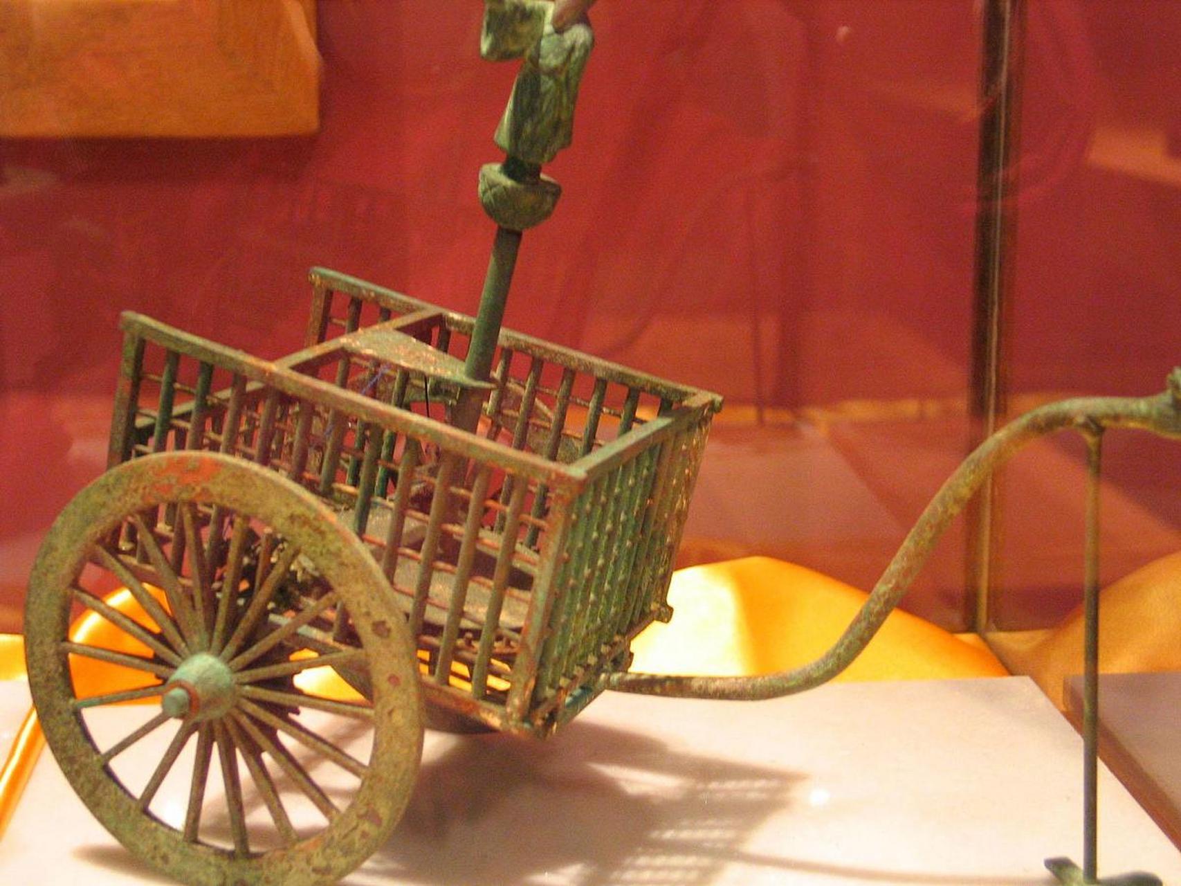 今天看了黄帝的指南车相关史料,发现先民的技术经验可能已经非常强大