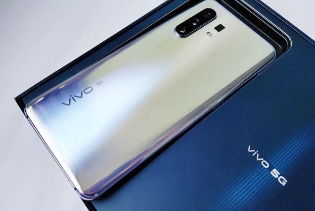 vivo x30pro全面评测,挖孔屏 exynos980 3998元,网友:智商机