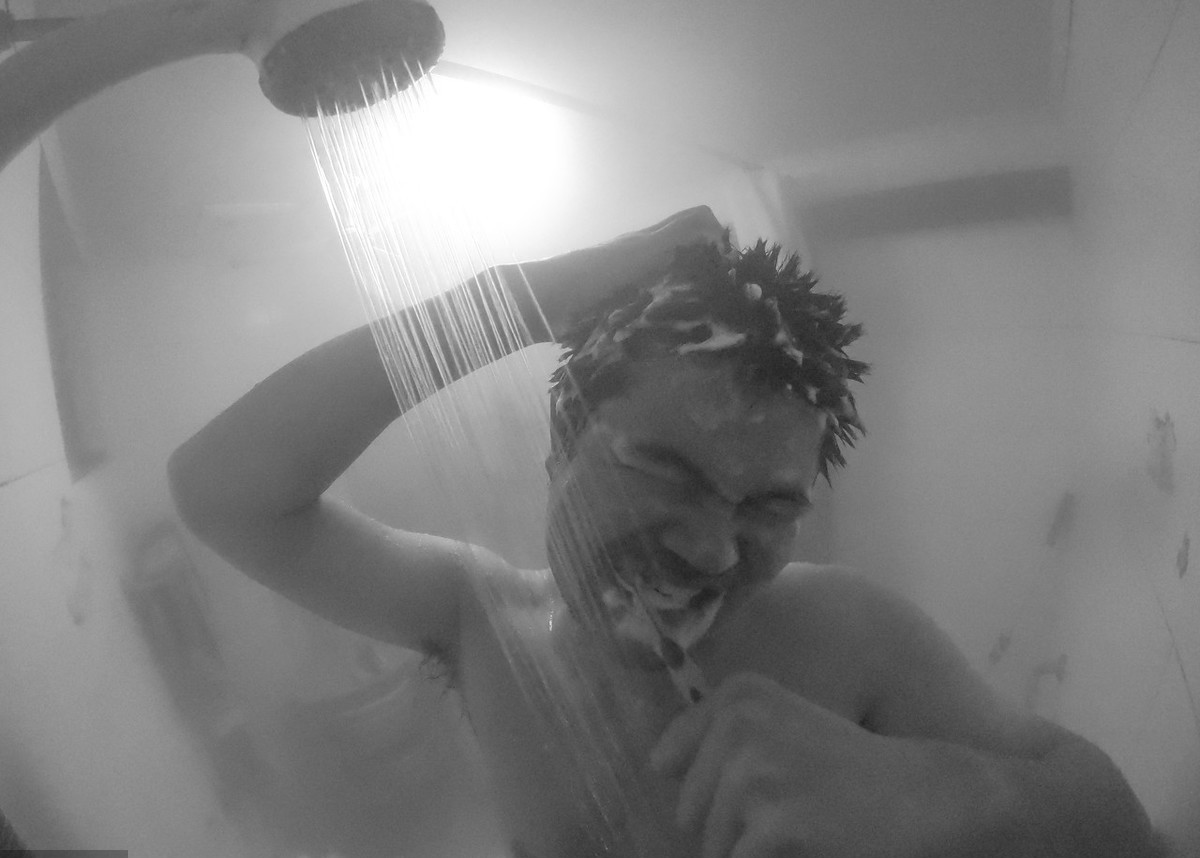 2,洗澡时
