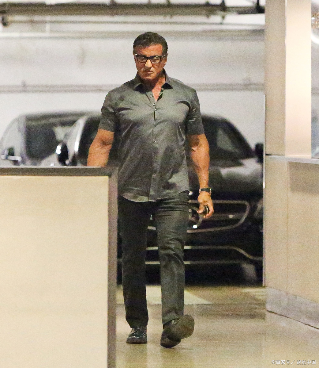 是一位著名的演员和电影制片人,他的电影