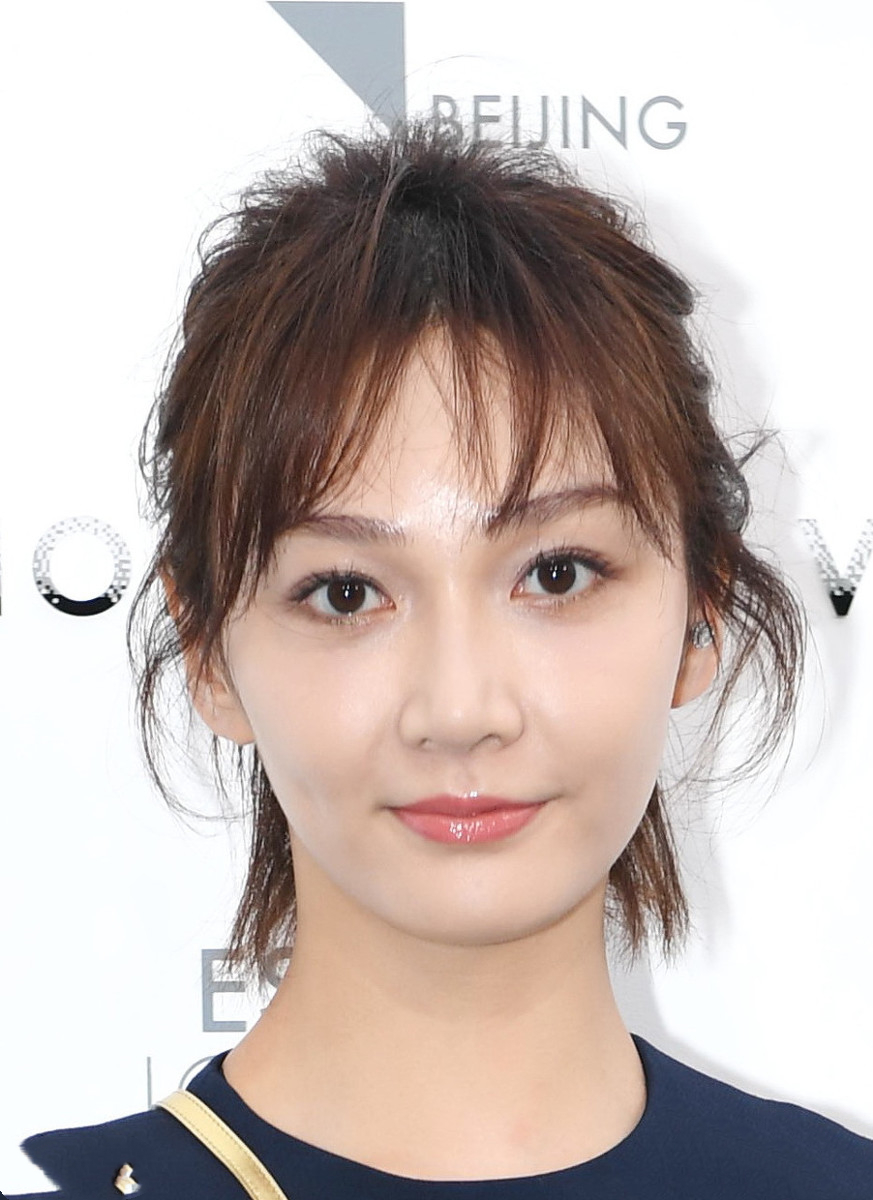 于荣光合作出演年代情感剧《娘要嫁人》,在剧中饰演命运波折的王方