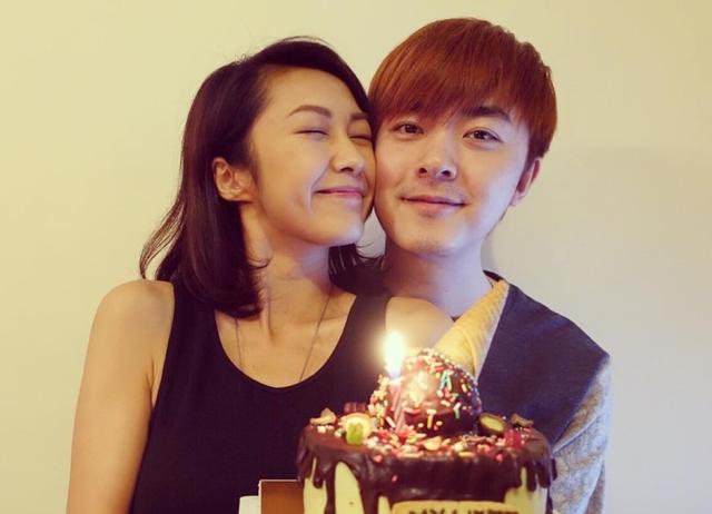 很多的人也会叫她小黎姿,她的美貌是有的,不然洪卓立也不可能会看上她