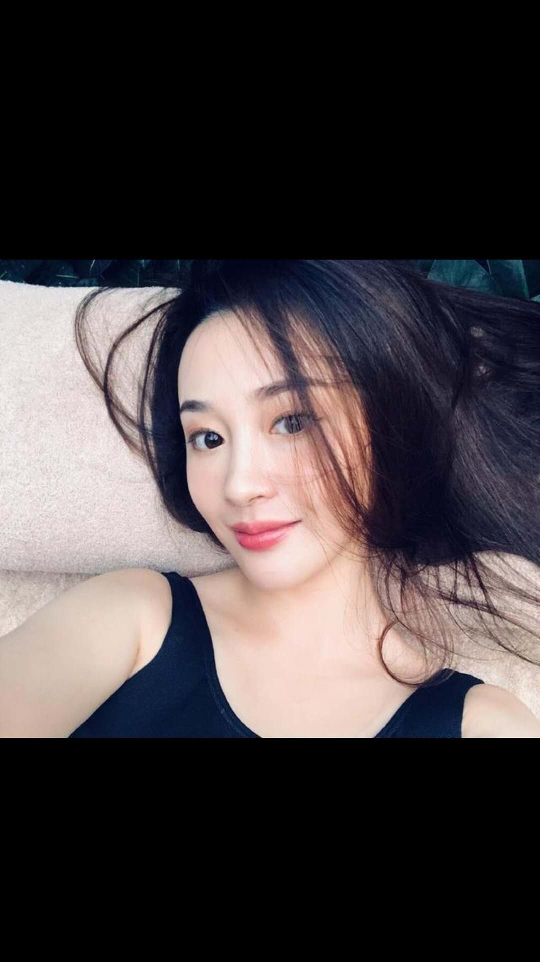 吴陈"明星"秒变"网络红人"