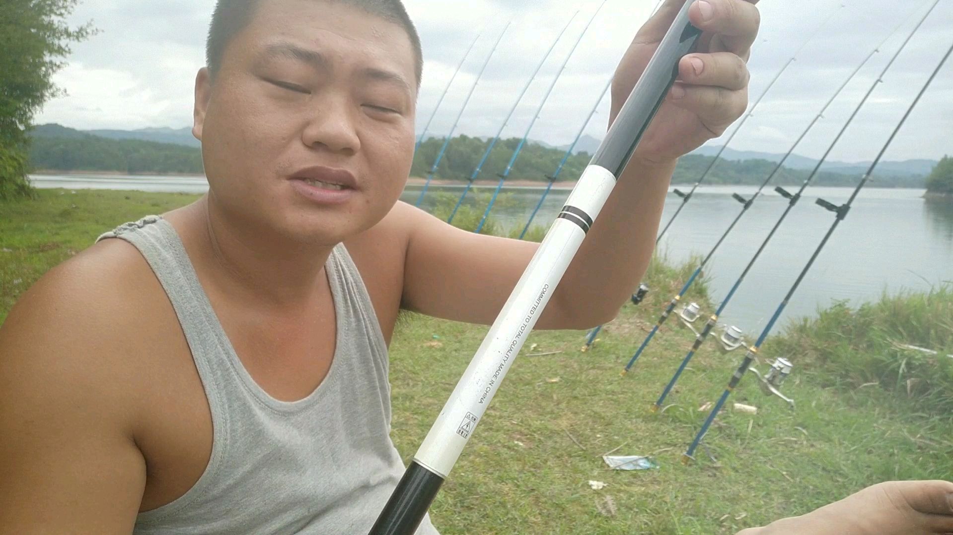 野钓团结水库,意外收获上1000元的龙纹鲤鱼竿,这是上天的恩赐