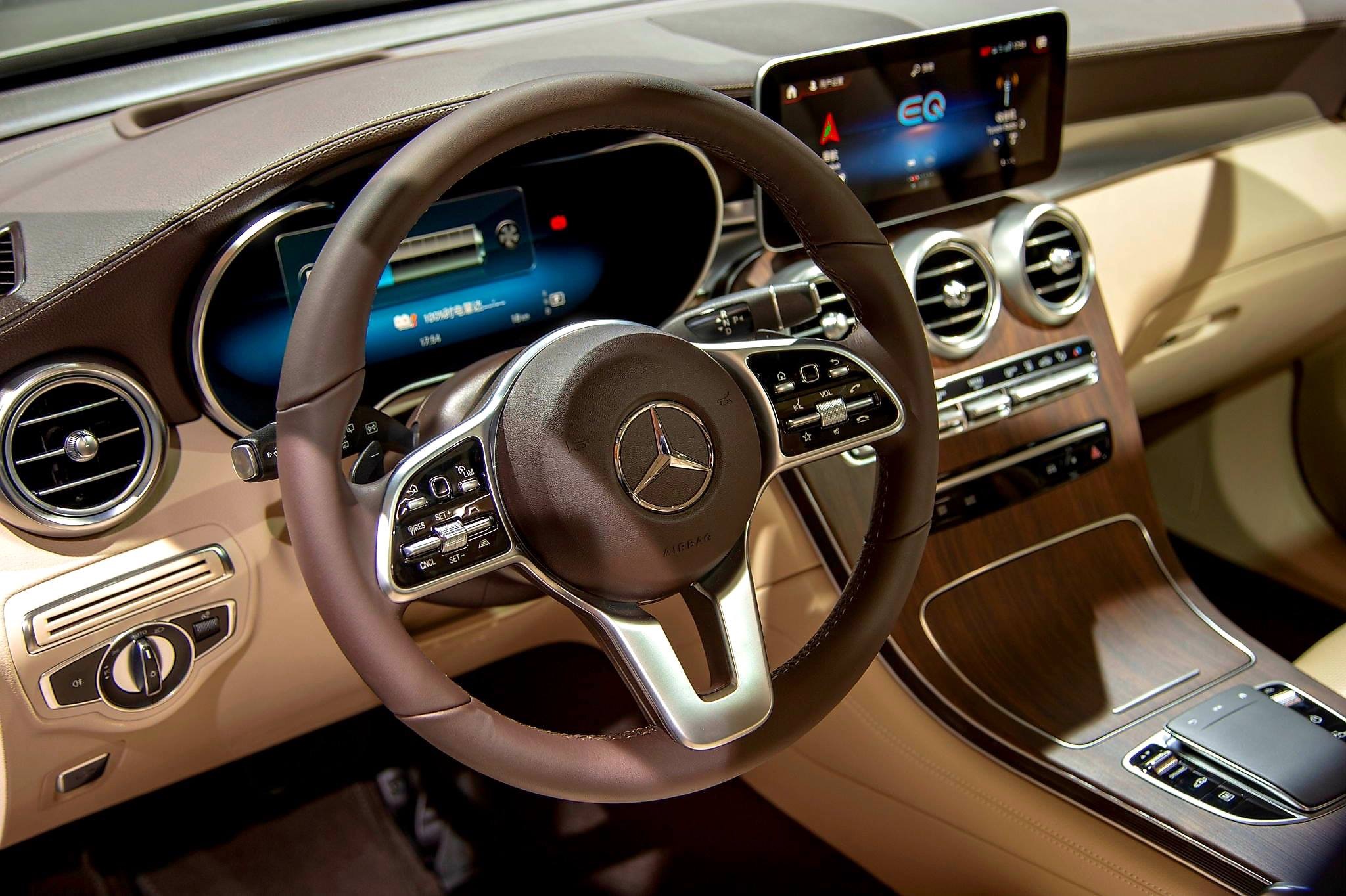 全新梅赛德斯奔驰glc 300e