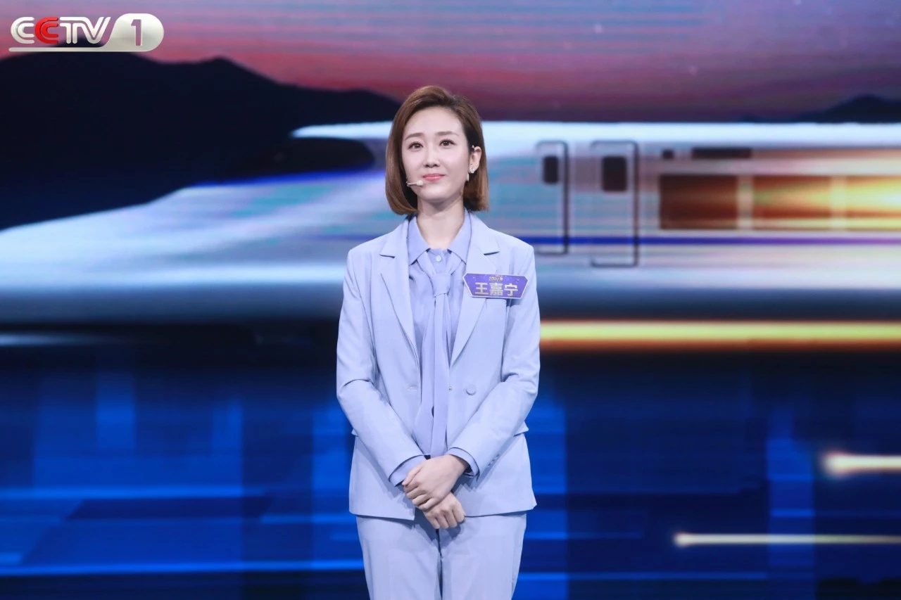 主持人大赛选手王嘉宁成苏州新闻主播,还没进央视粉丝比她还着急