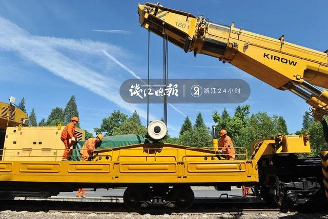 希望永远都不出勤!解密首次亮相的铁路救援列车