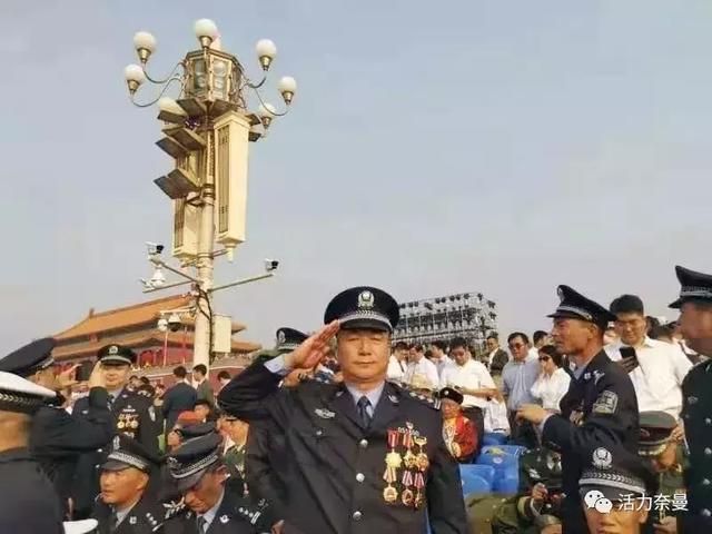 「不忘初心,牢记使命」荣耀!张显鹏受邀参加国庆70周年观礼活动