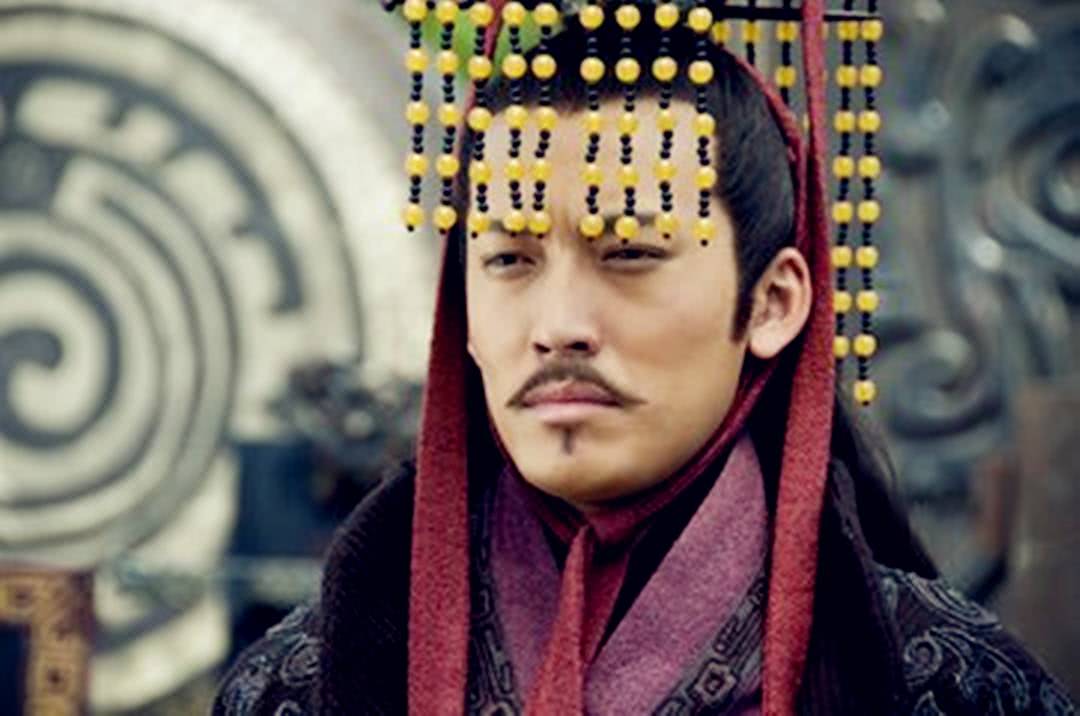 孙权自称汉臣,为何曹丕称帝后,他不发兵讨伐,反而向曹丕称臣