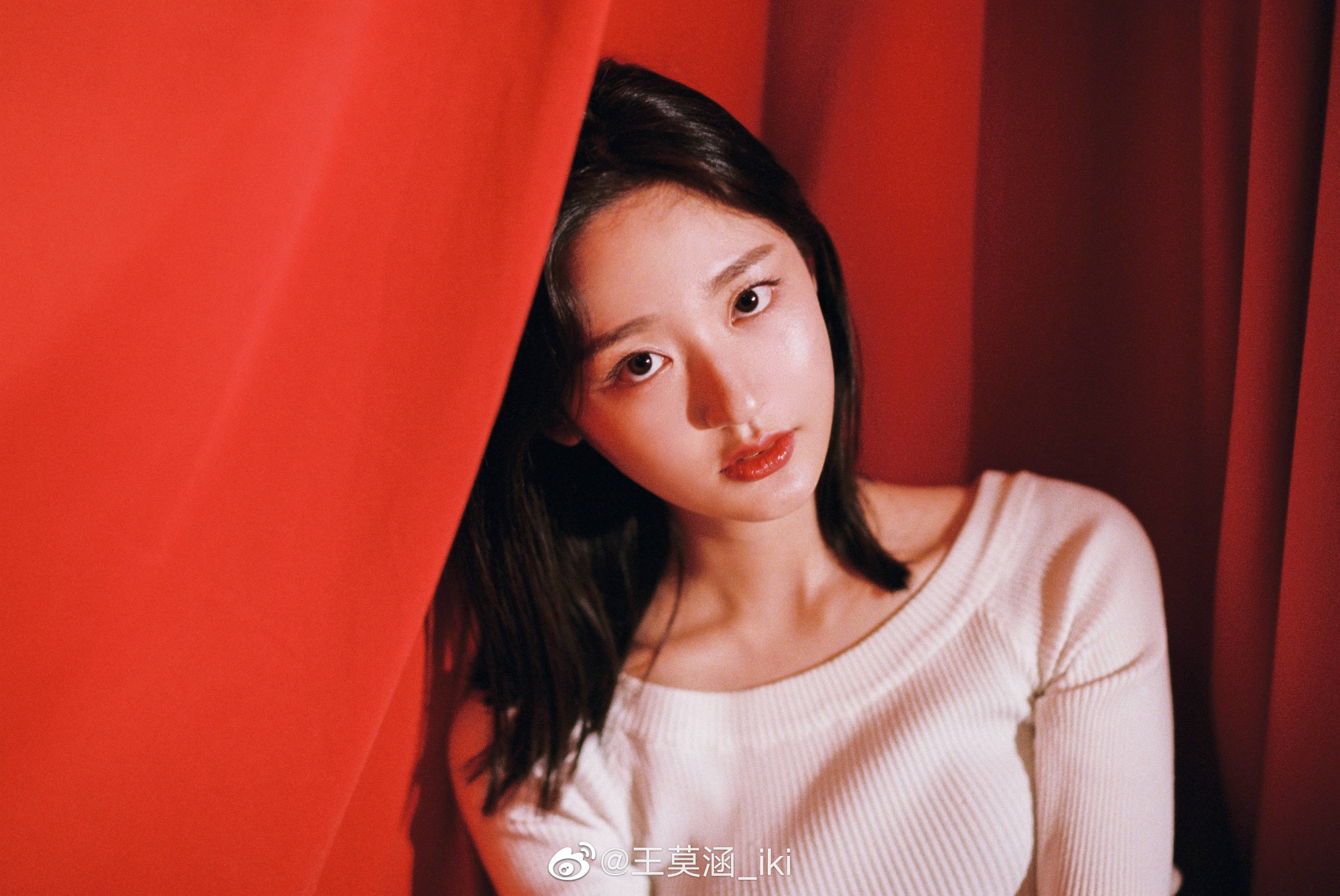 王莫涵生活写真照经典时尚