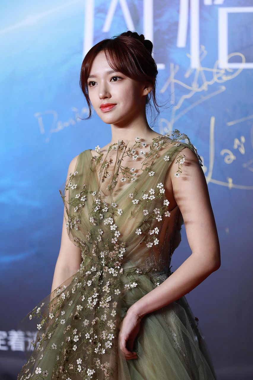 随后,程潇本人很快上线并痛斥谣言"假的离谱".