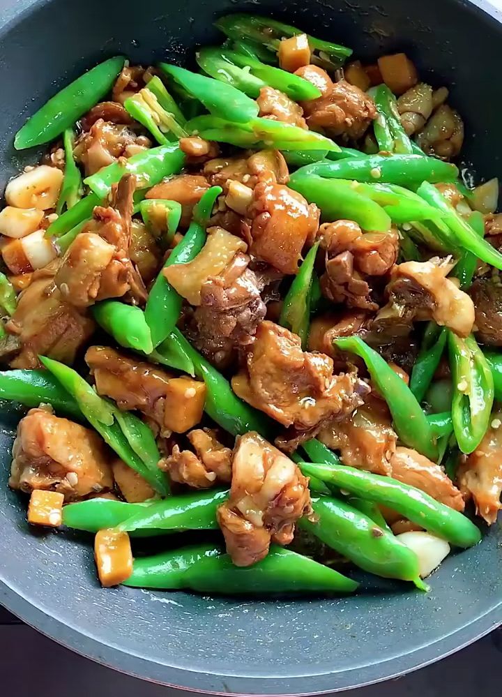 家常菜青椒炒鸡简易做法,学会了做给家人吃,美味又营养