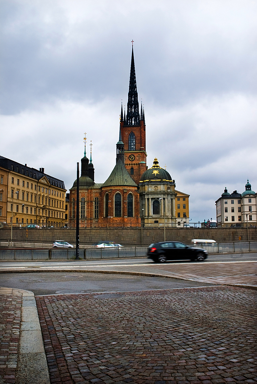 世界上第一个实施官员财产申报制度的国家:瑞典,250多年钱就已经实施.