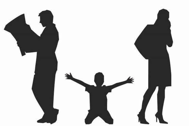 对奶奶连打带踢,口口声声"打死你",6岁男童被宠成"恶魔"