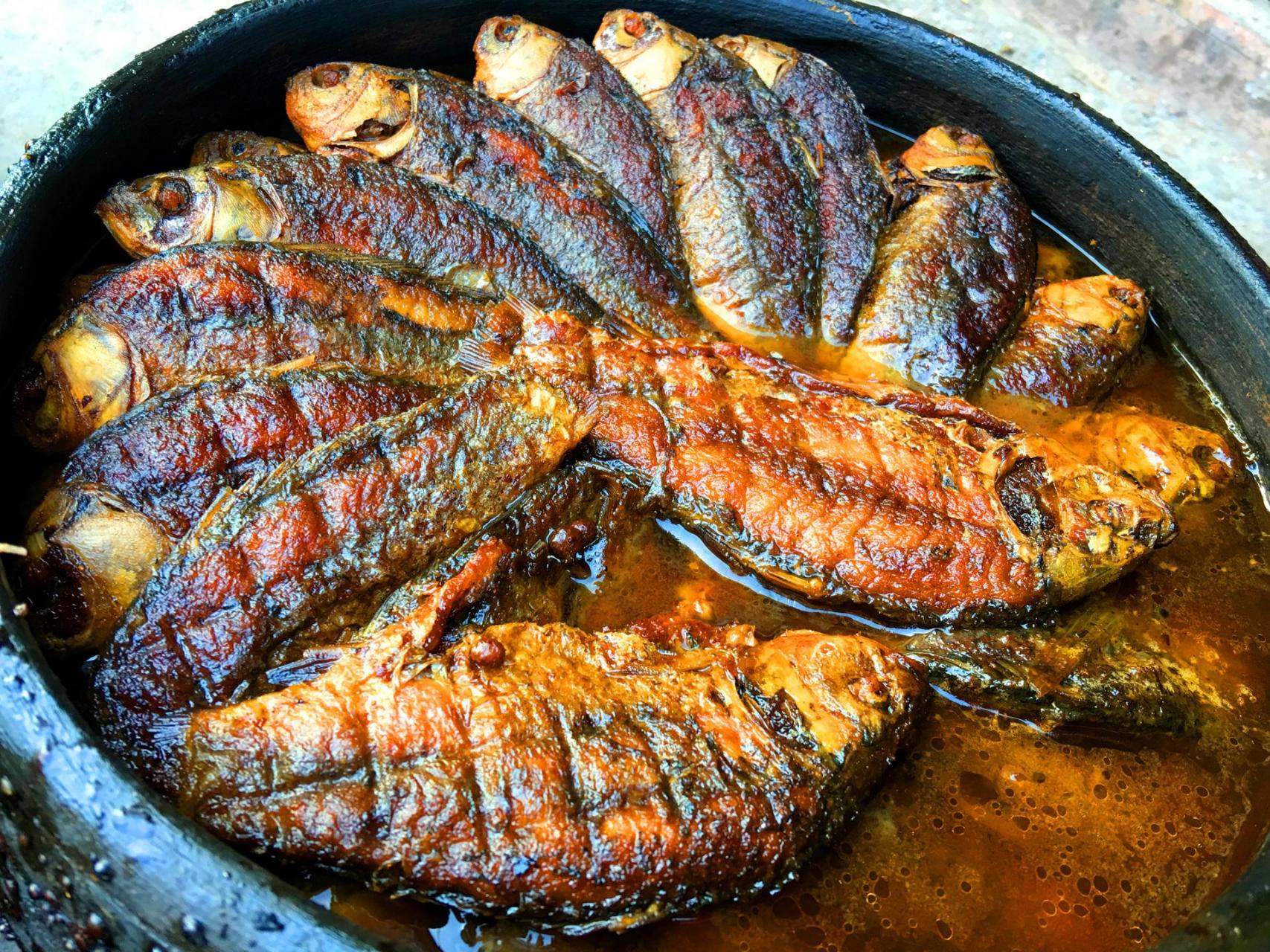 沉蕴千年最美邯郸##百城百味#圣旨骨酥鱼,顾名思义就是这道鱼成品骨