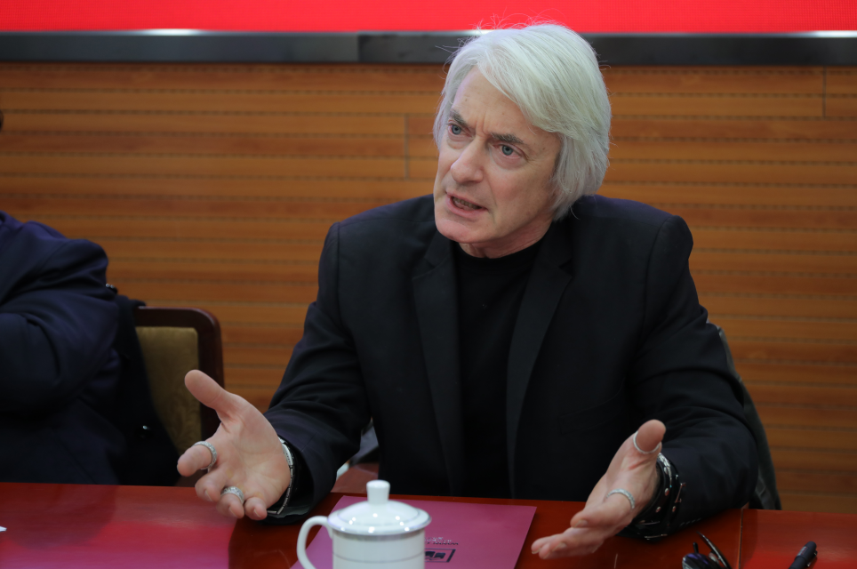 龙安志个人作品国际沙龙暨"外国人写作中国计划"丛书启动仪式在京召开