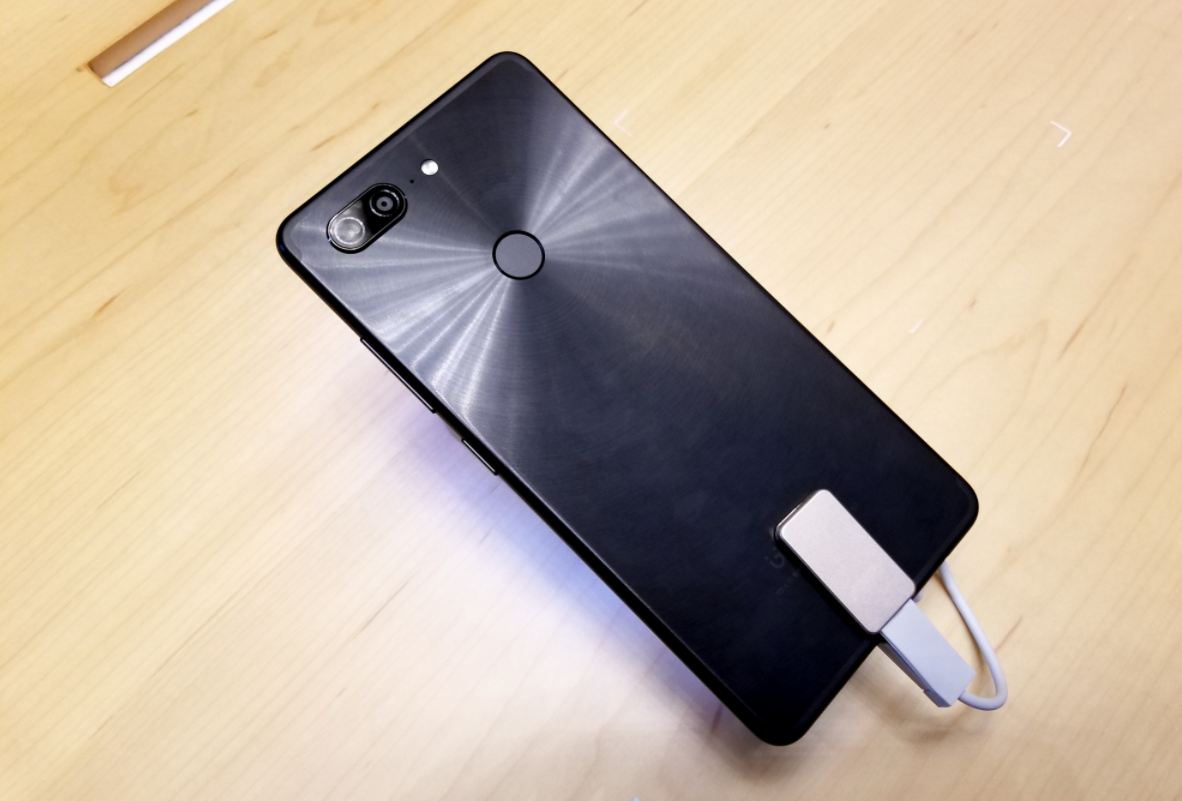 金立m7power手机测评,5000毫安大电池也可给其他设备进行充电