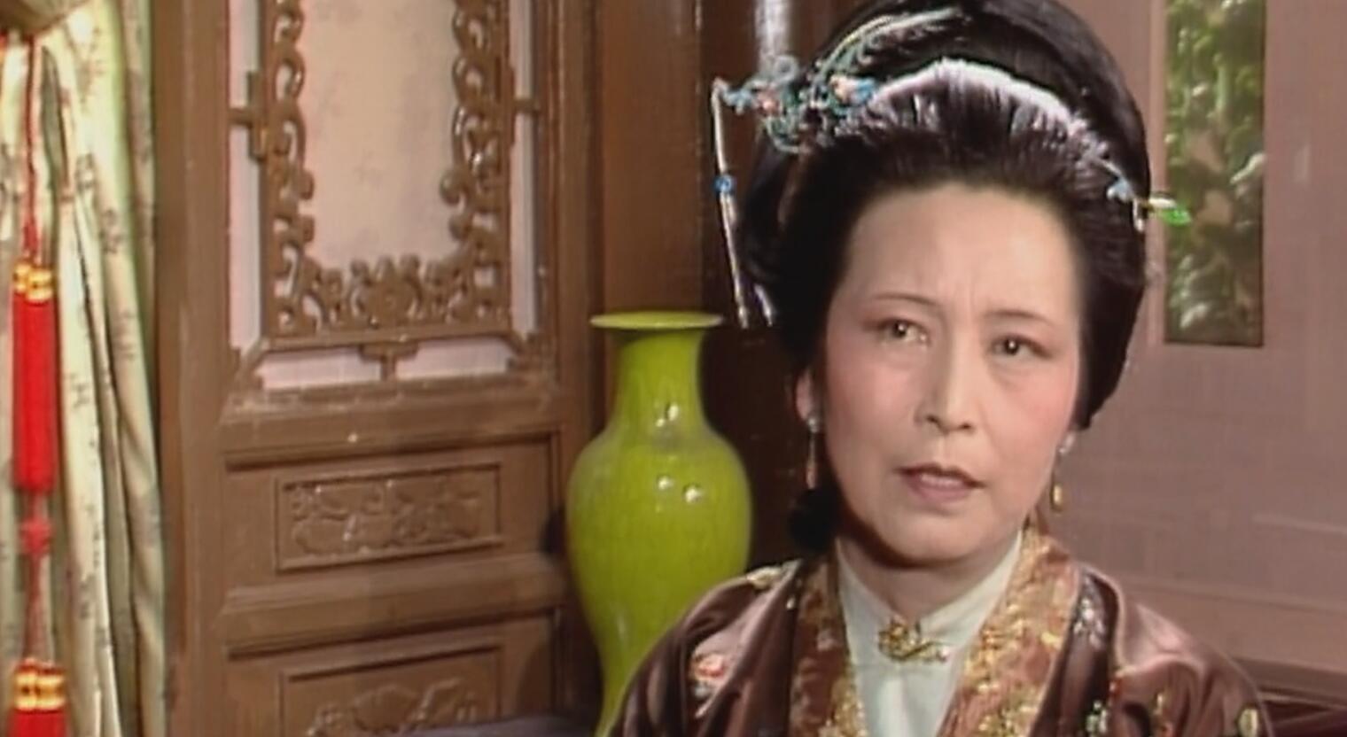 在《红楼梦》中,作为她的亲孙子,王夫人为何不宠爱贾兰