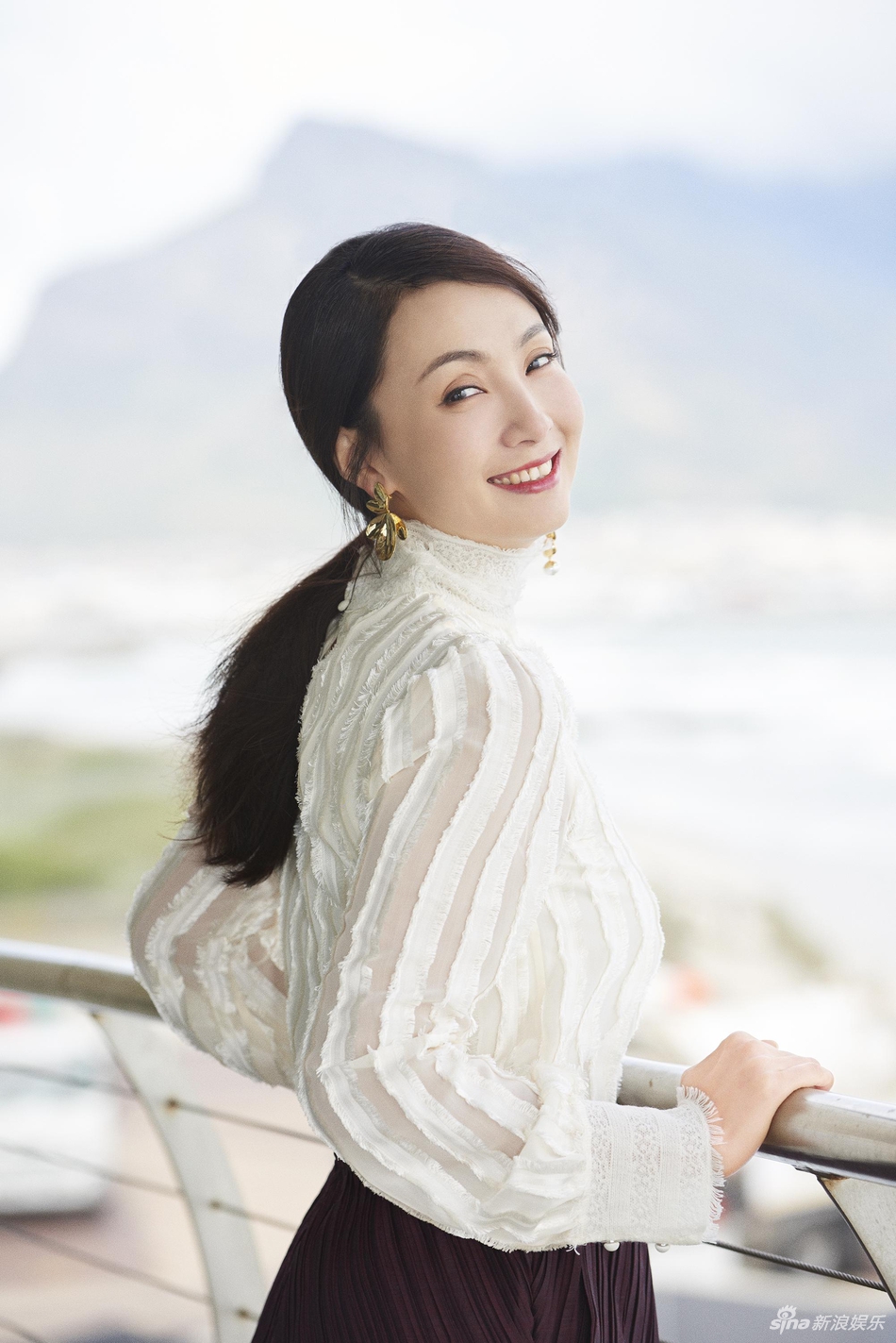 1月15日是演员陶虹的生日,在2019年迎来47岁生日的她曝光一组新写真