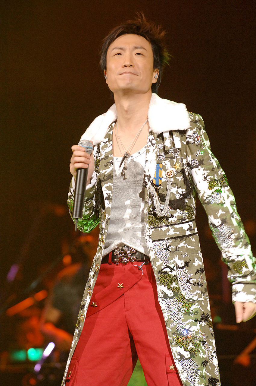 郑中基唱歌真的好听啊!#娱乐最前沿