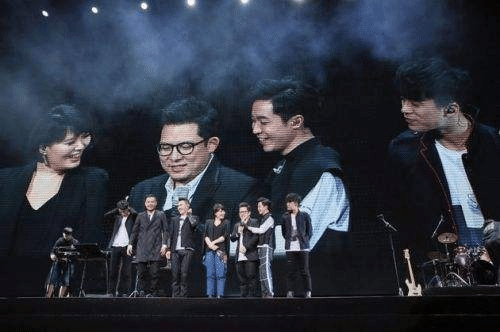 小巨蛋颁奖典礼开场,杨丞琳30秒换装,邓紫棋放弃皮裤打头阵 小巨蛋颁奖典礼开场,杨丞琳30秒换装,邓紫棋放弃皮裤打头阵