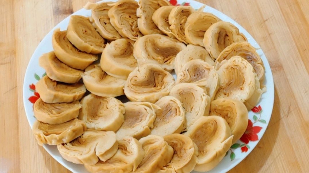豆腐皮做的素火腿你吃过吗?咸香味美,劲道弹牙,做法也简单