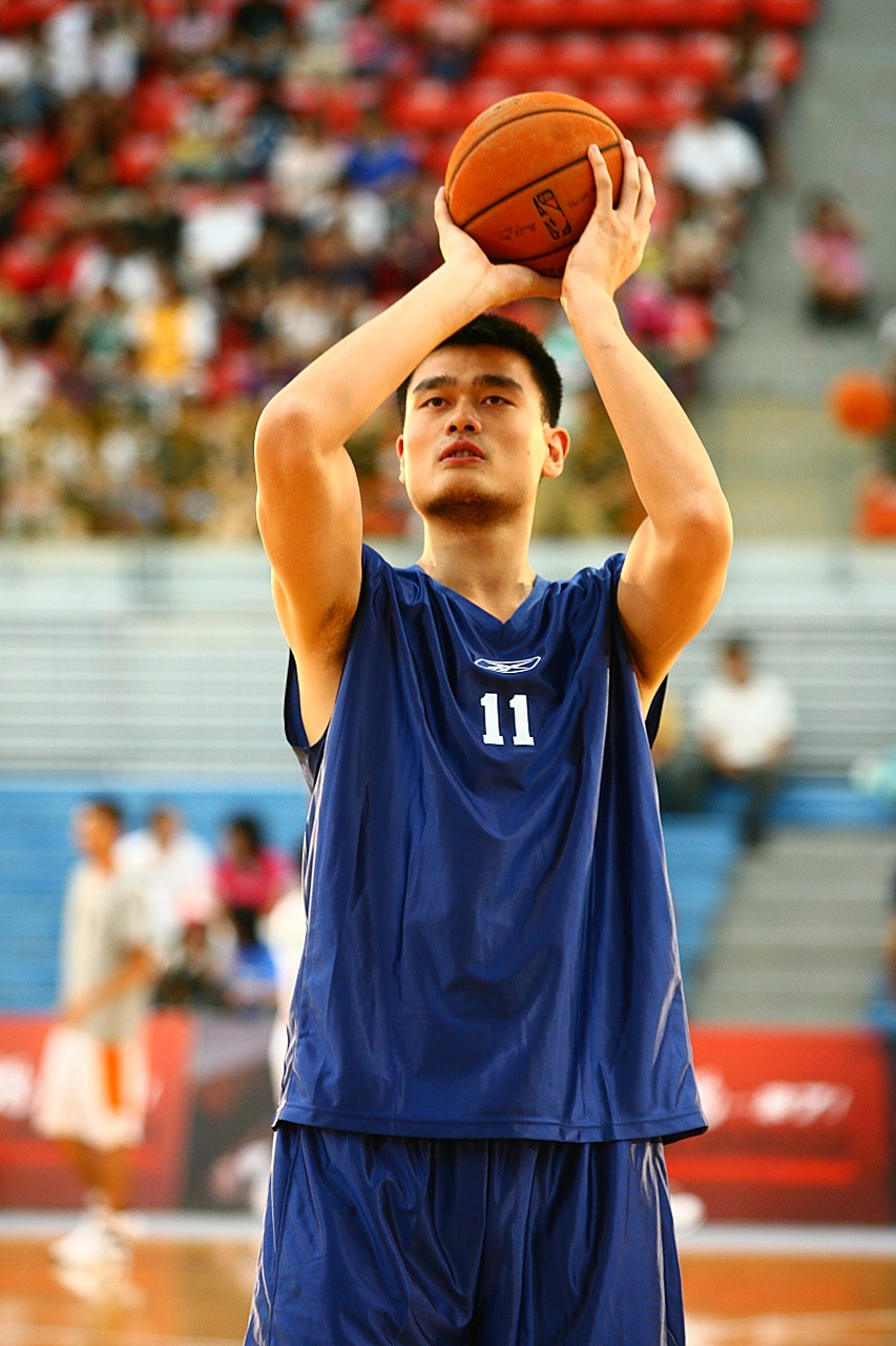 今日星座运势#  2001年,姚明依靠悉尼奥运会的亮眼表现,吸引了很多