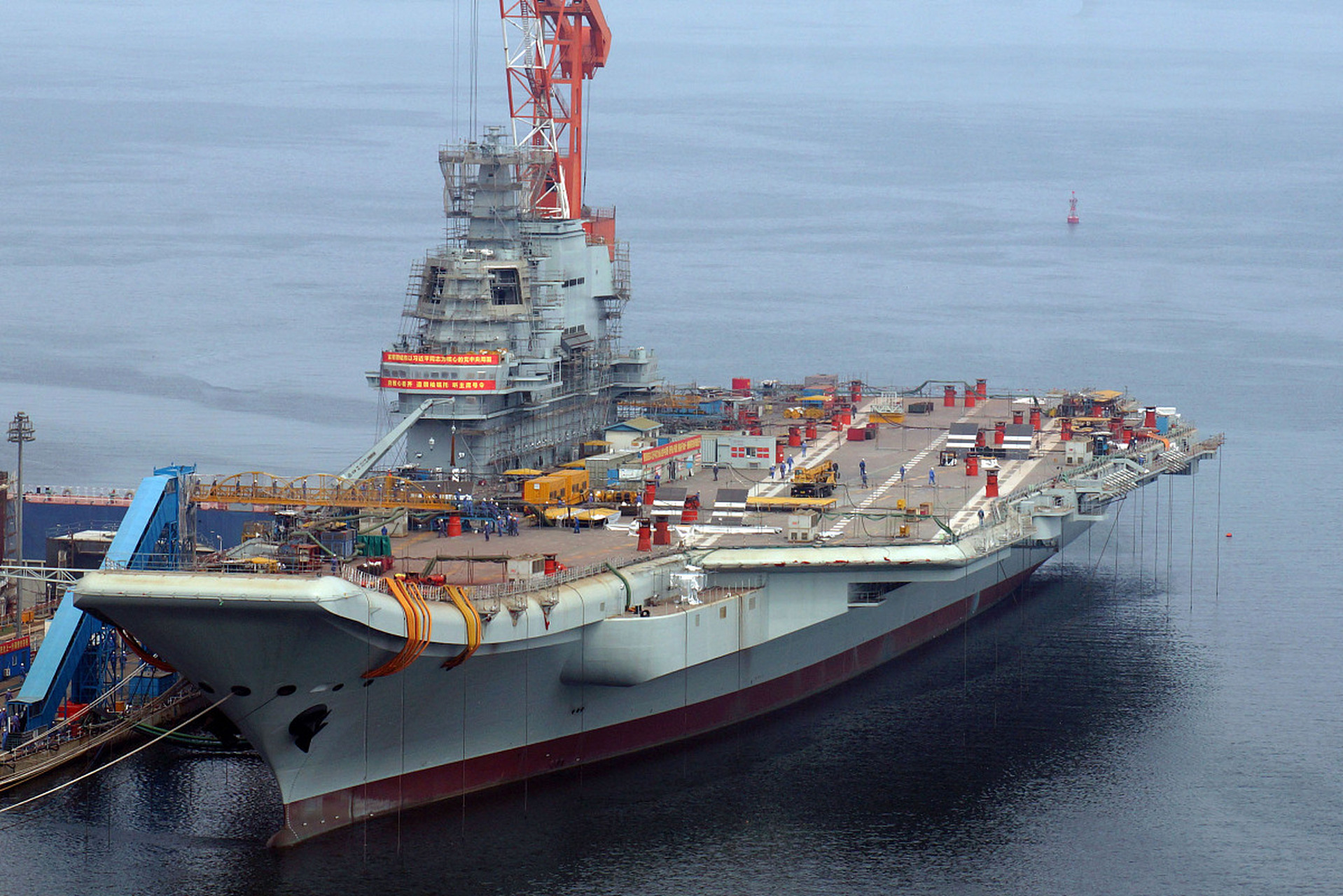 中国第一艘国产电磁弹射航母福建舰已经下水一年,但似乎没有任何新
