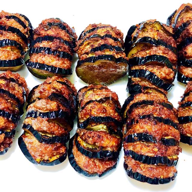 红烧茄夹肉,茄夹软嫩,肉馅香浓,全家都夸很好吃