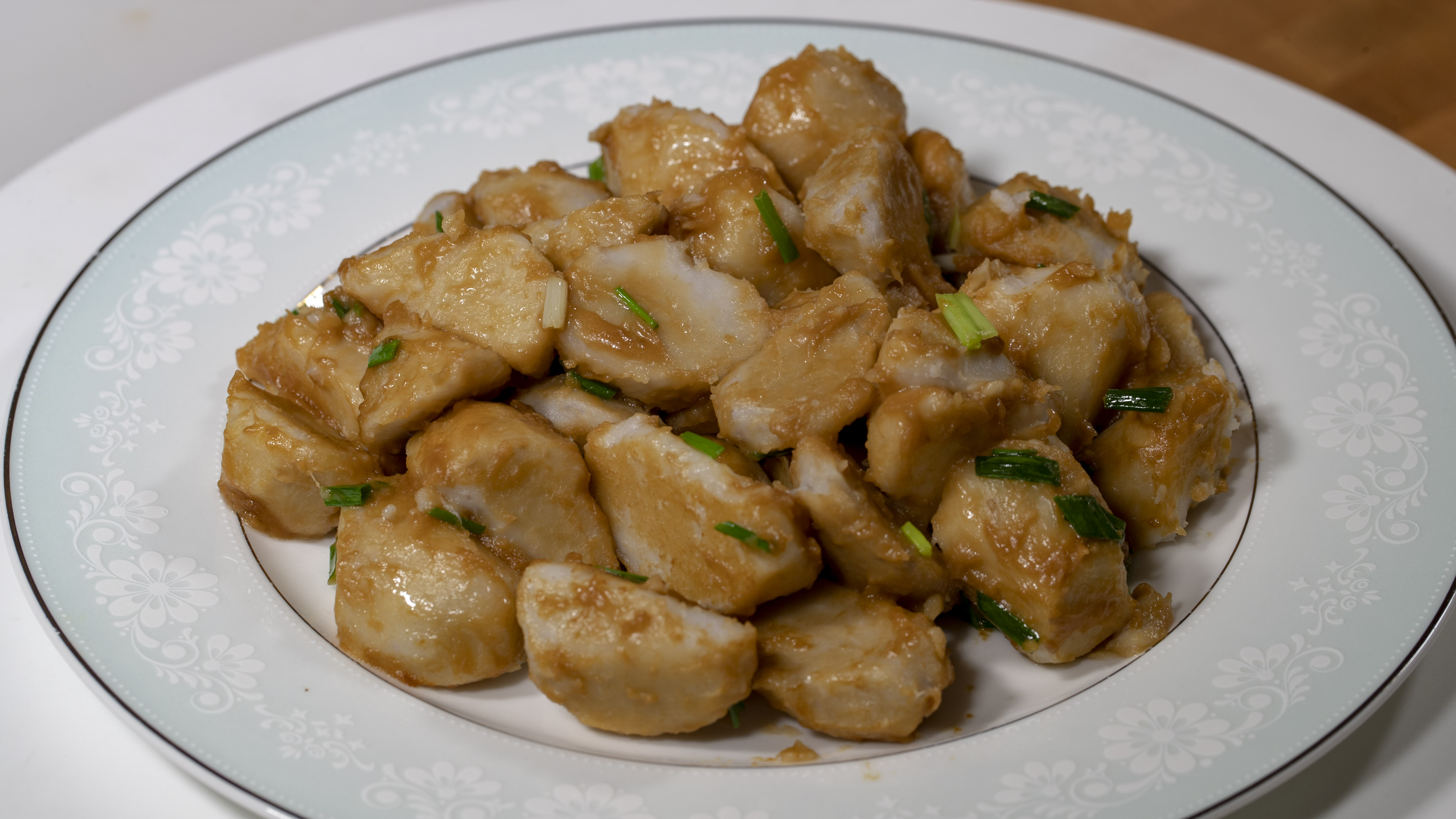 芋头做法千百种和大家分享既简单又美味的红烧芋头,尝了就喜欢它