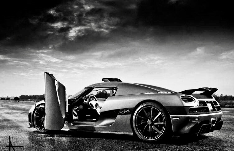 0.1炫酷黑白跑车