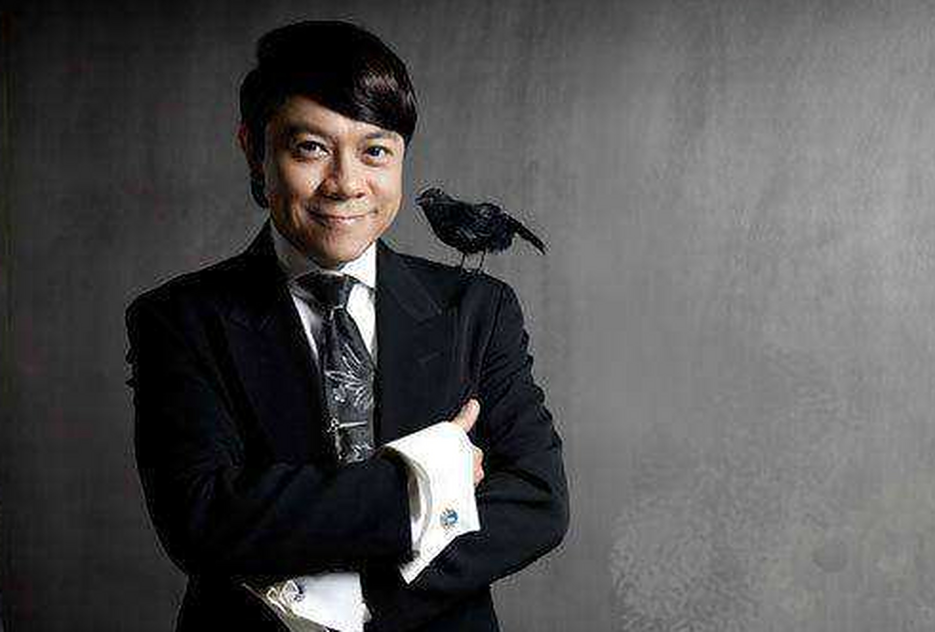 蔡天铎,浙江宁波人,生于1912年,17岁考上复旦大学法律系,毕业后在宁波