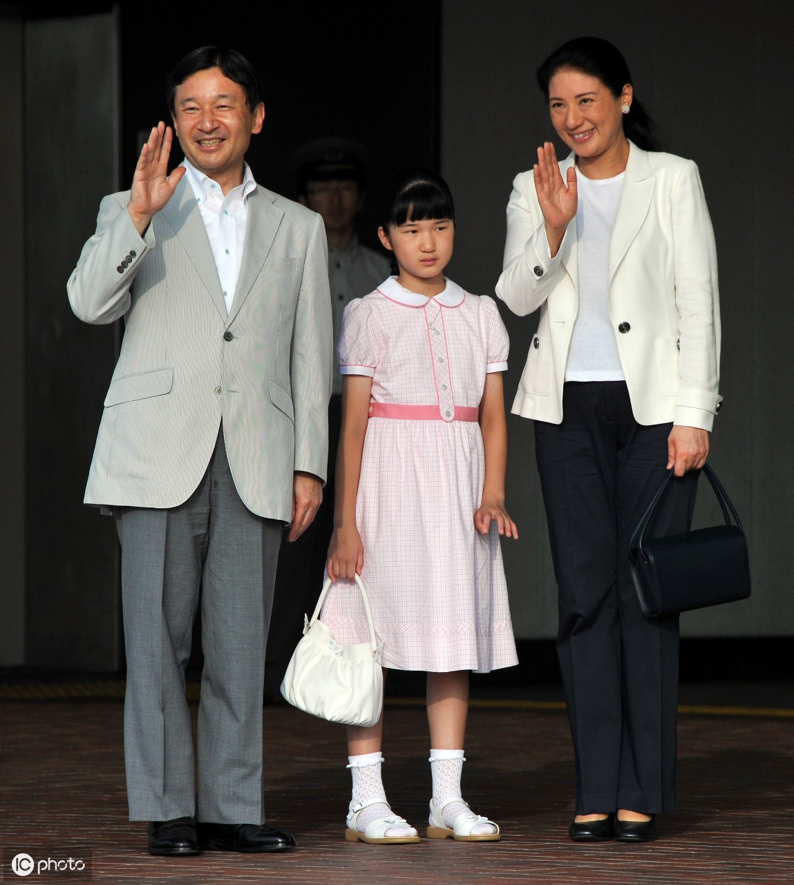 日本皇太子德仁,太子妃雅子和女儿公主爱子.(图片来自 ic photo)