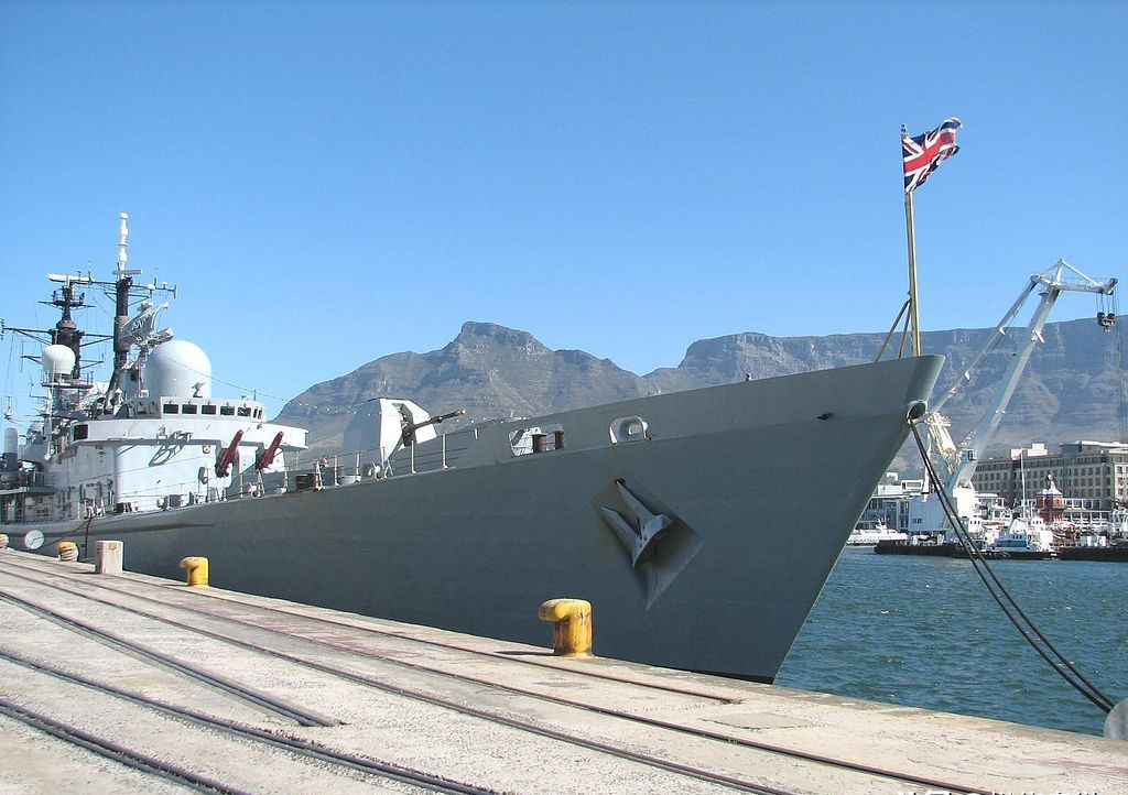 42型导弹驱逐舰,又称"谢菲尔德"级驱逐舰,是英国皇家海军于1970年代