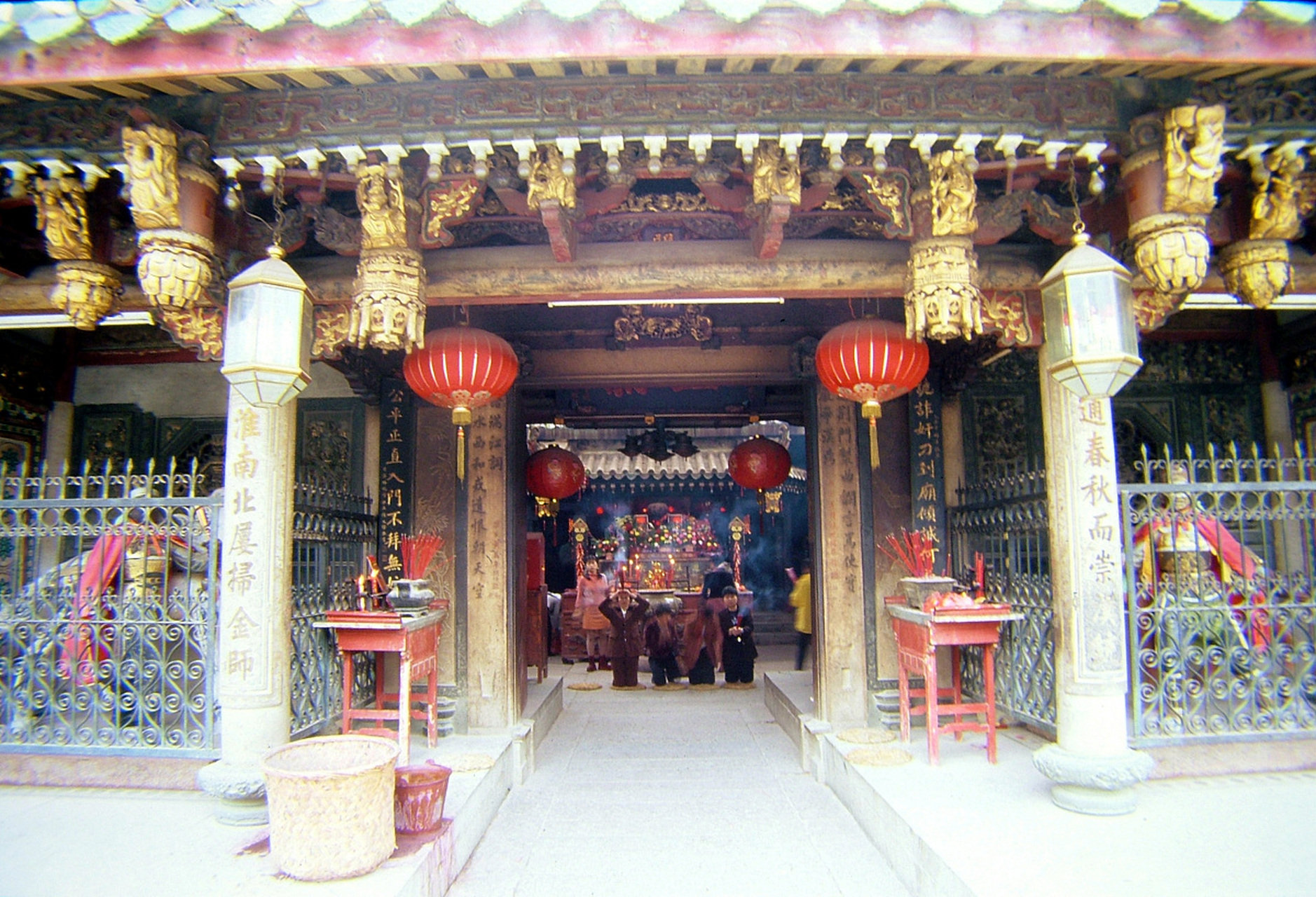 在广州市番禺区小谷围街道,有一座古老而庄重的祠堂,它的名字叫北亭