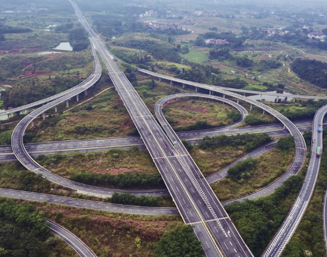 这段高速的路程并不长,之所以利润这么高,那是因为这里可以经过很多