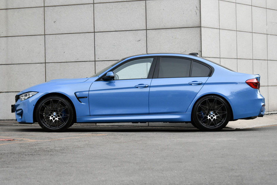 首先来看它的外观,造型复杂,层次分明同时极为动感的