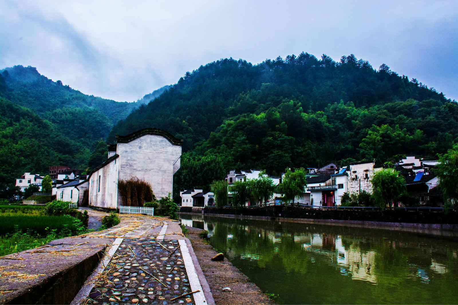 圣彼得堡夏宫,绵阳寻龙山景区……细数那些非常漂亮的旅游景点
