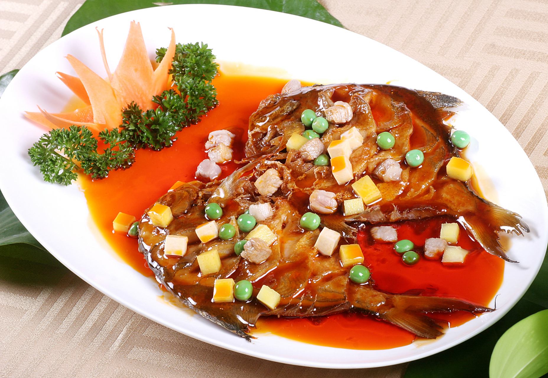 特点是以咸鲜为主,火候精湛