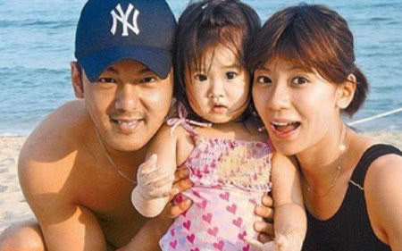 修杰楷孙志浩同天生日,贾静雯长女梧桐妹发文感谢俩"爸爸"照顾