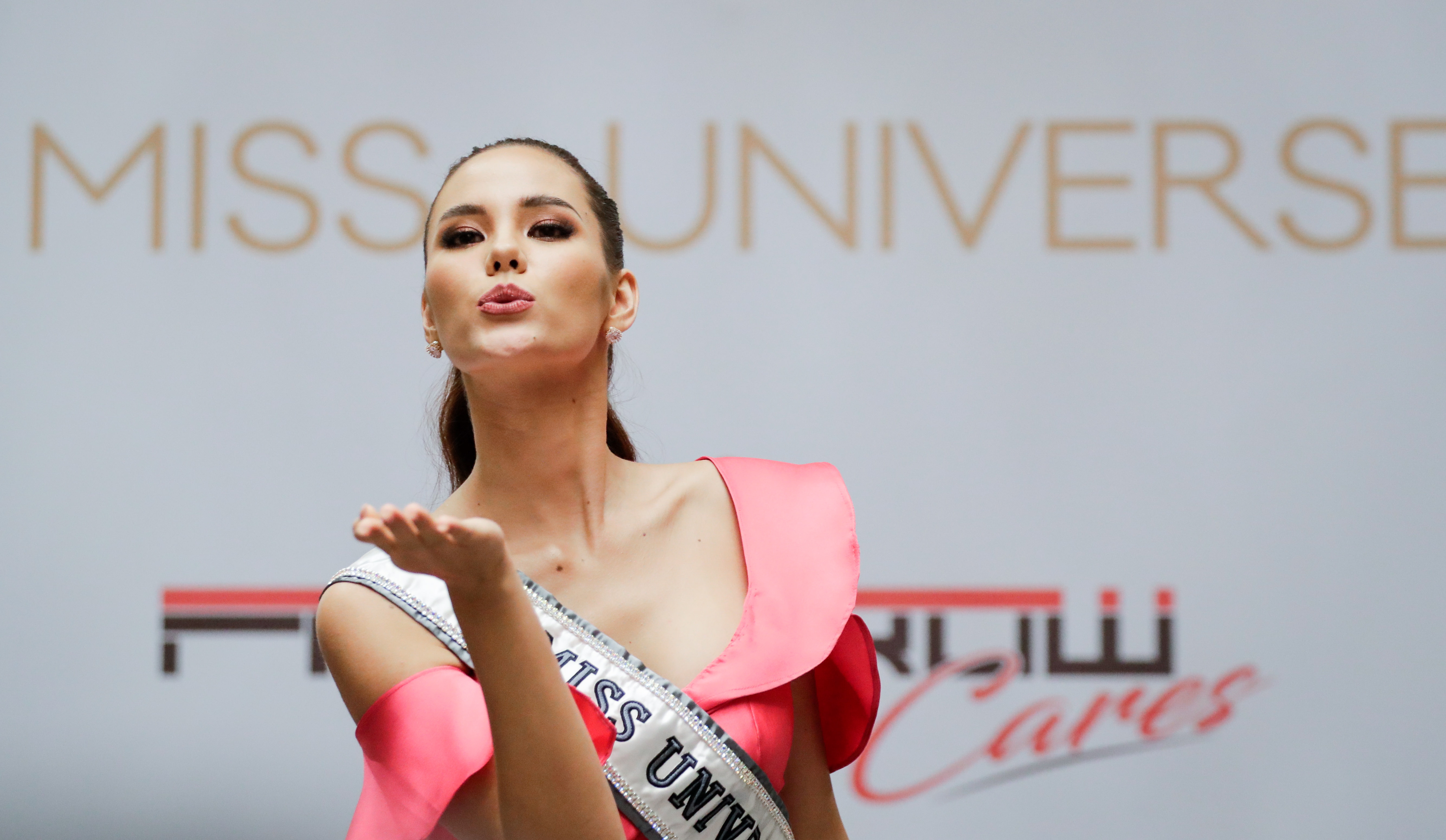 2018"环球小姐"出席圣诞慈善活动