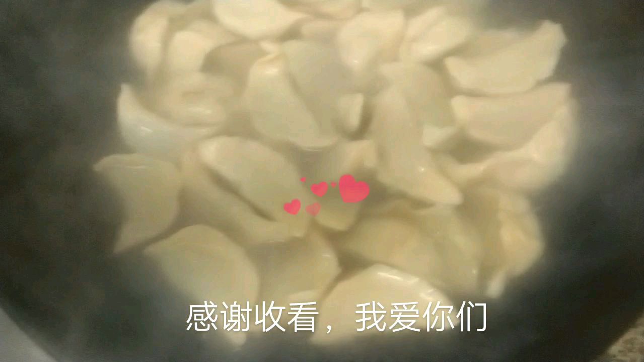 包饺子的过程就跟自媒体拍视频一样,需要选择 付出坚持才会有收获