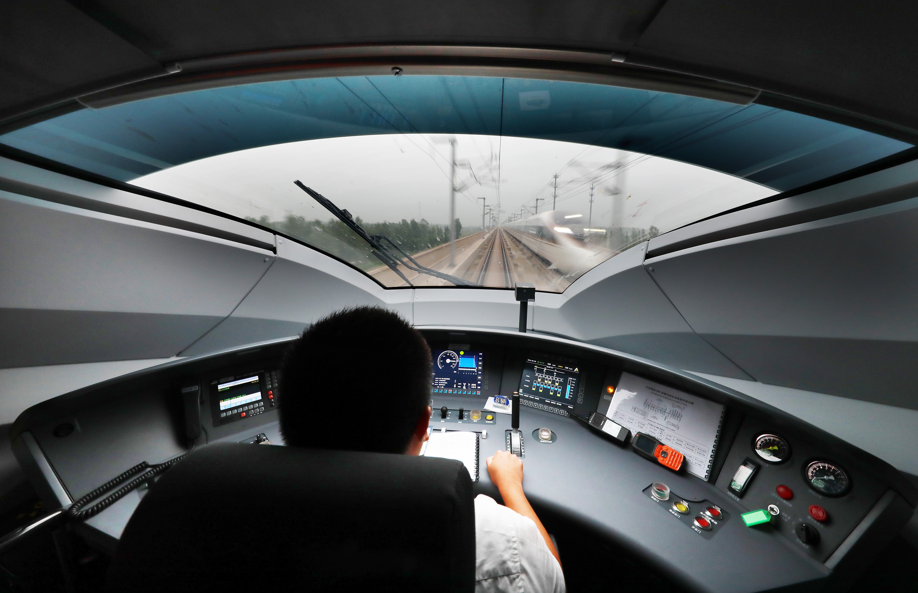 今起京津城际铁路按照350公里时速运行(7)