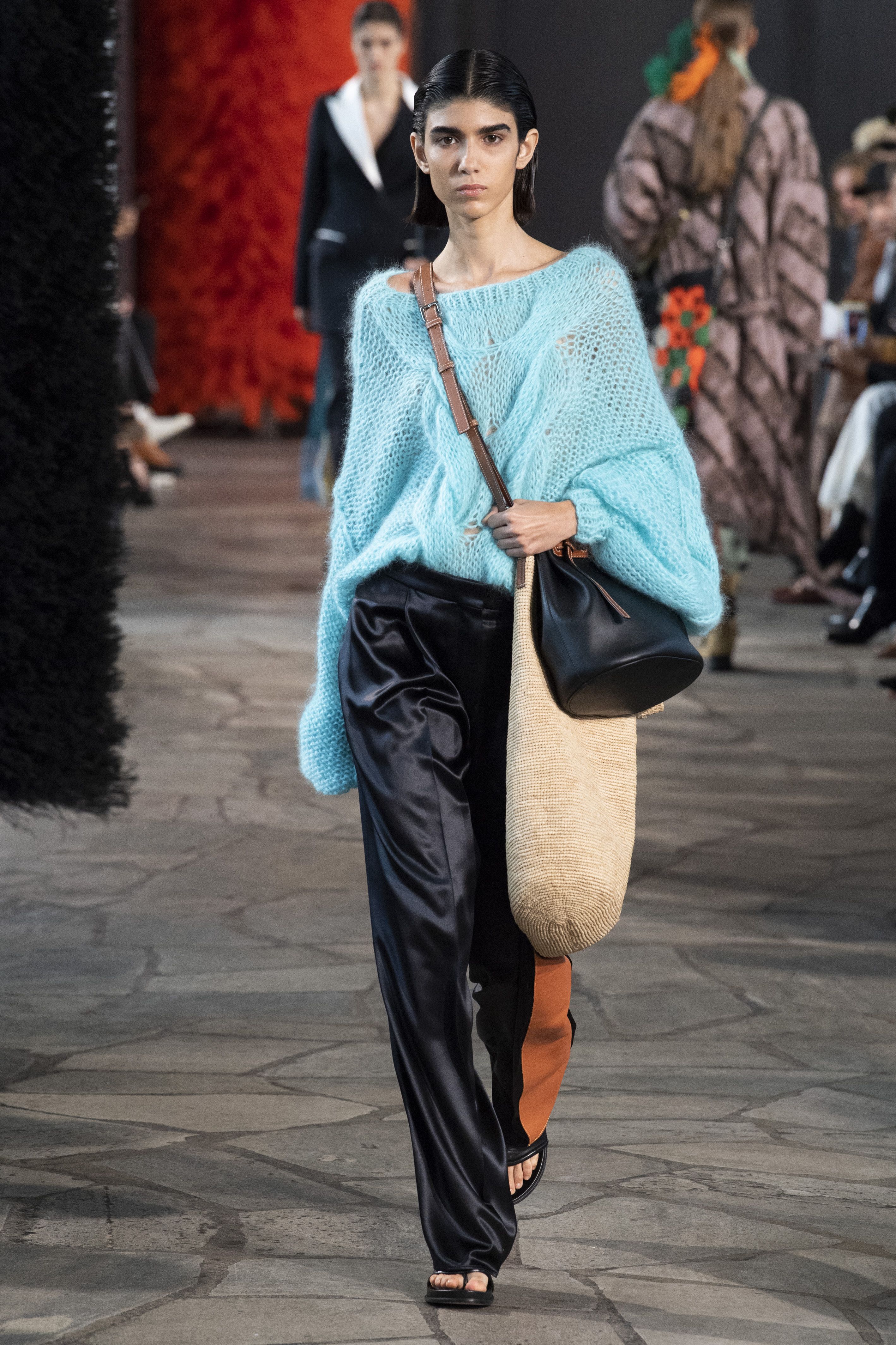 巴黎时装周——罗意威发布2019春夏女装新品(2)