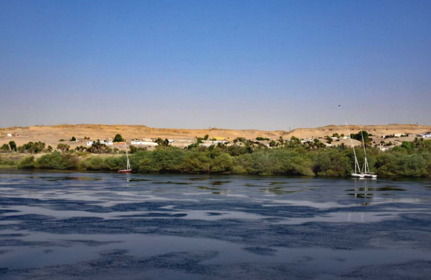 旅游:乘船畅游埃及卢克索尼罗河,欣赏两岸美景及历史遗迹!