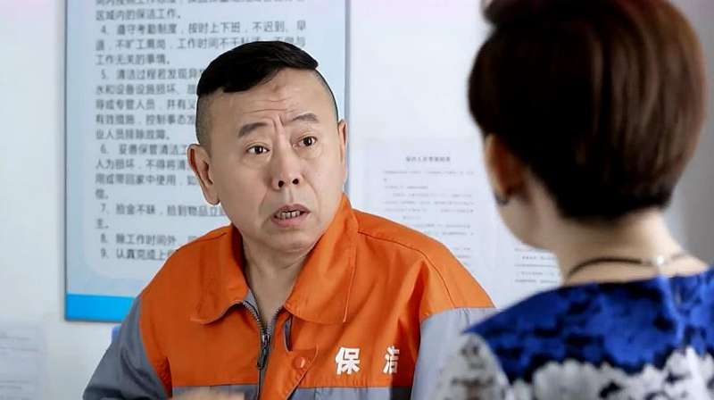 势利女一进屋就脱光明衣服,吓坏光明,哪成想竟是因为这事,影视,家庭,好看视频