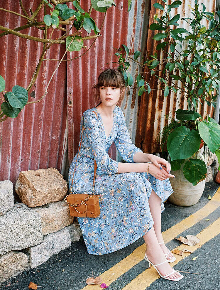 简单衣服穿出小资的情调,舒服又很显气质!