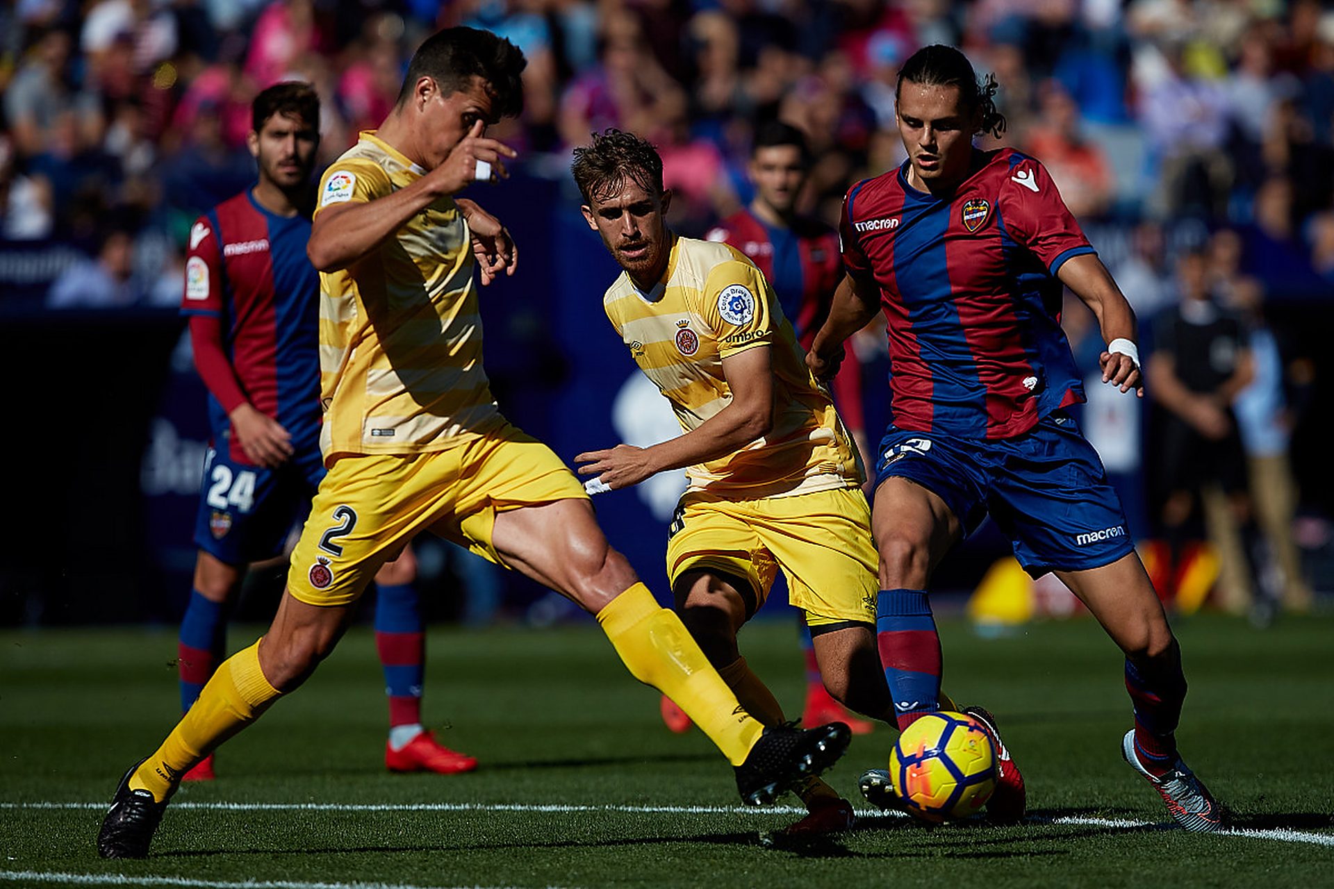 25岁贝林厄姆引爆伯纳乌：两记穿心箭创狂欢 西甲3场4球成皇马真核