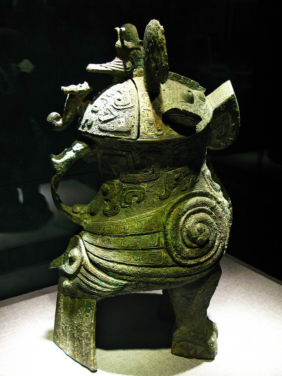 金沙遗址博物馆收藏了丰富的文物,展示了古代中国的历史,文化和艺术.