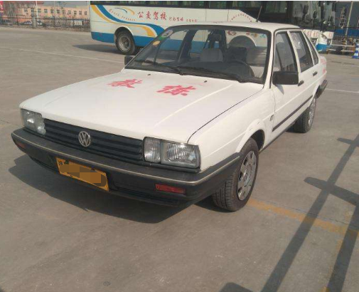 为何驾校都用桑塔纳做教练车?网友:考场用什么车驾校老板说了算